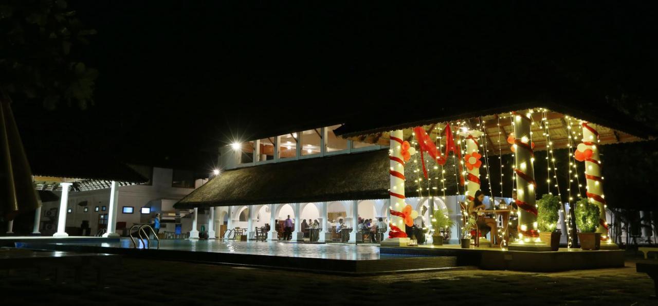 Hotel Le Pondy à Pondichéry Extérieur photo