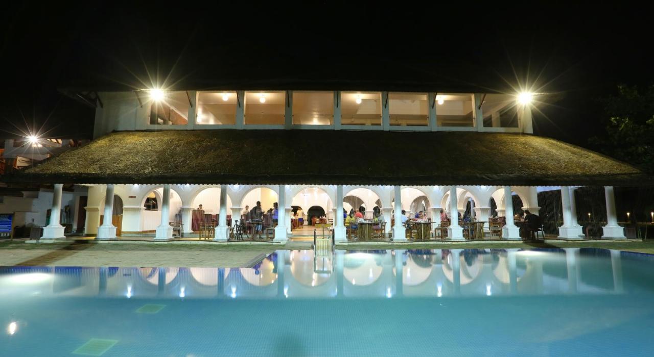Hotel Le Pondy à Pondichéry Extérieur photo