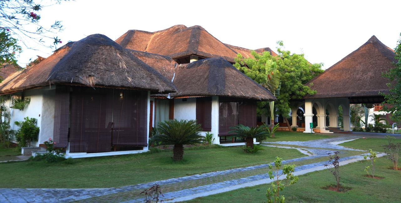 Hotel Le Pondy à Pondichéry Extérieur photo