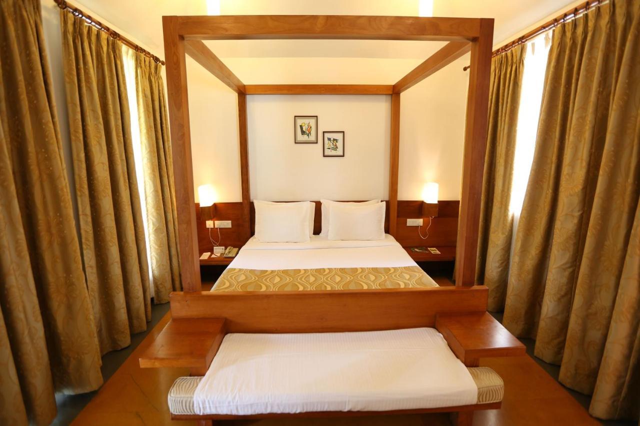 Hotel Le Pondy à Pondichéry Extérieur photo